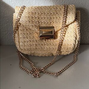 Elegant Cream Woven Bag with Gold Chain